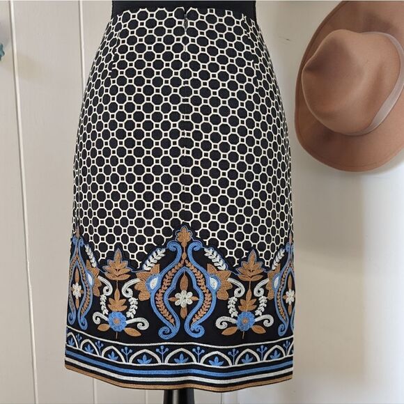 J. McLaughlin Honeycomb Embroidered Skirt 4 Bees Floral Boho Preppy Fairycore - Picture 6 of 10